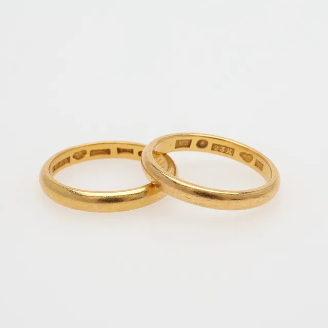 SLÄTA RINGAR, 2 ST, 23K GULD, Ca. 7,4 g.