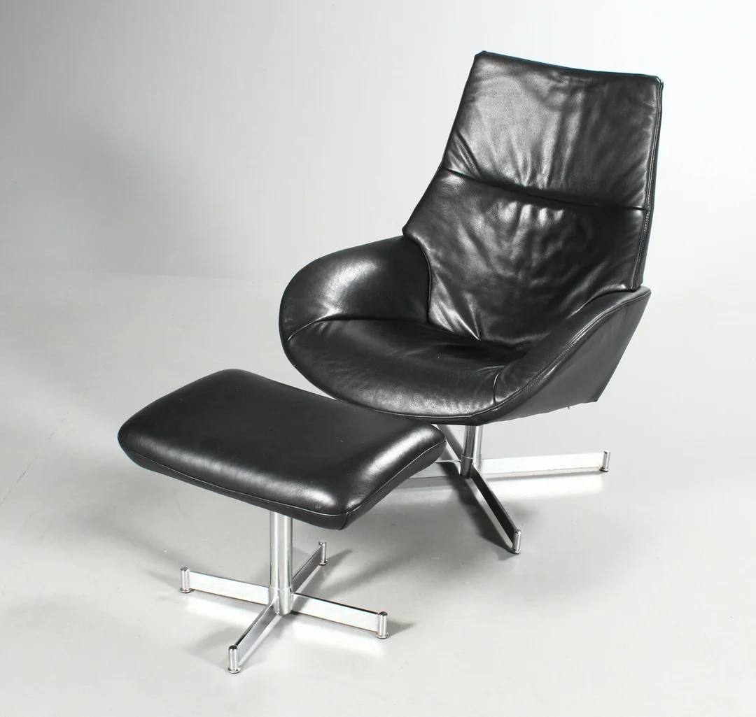 Kebe. Lænestol samt skammel — Furniture/Lounge chairs — Lauritz
