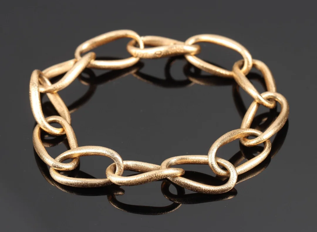 Ole Lynggaard. 'Love' bracelet of 14 kt. gold — Jewellery/Bracelets — Lauritz