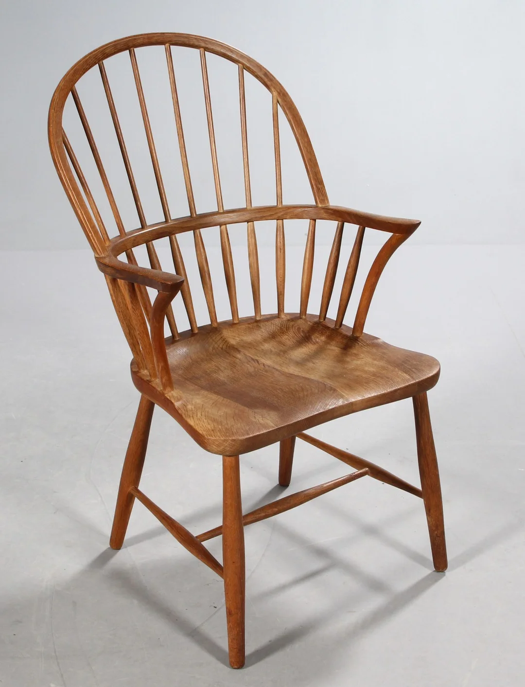 Frits Henningsen. Windsor armstol, egetræ, 1960'erne — Furniture/Chairs — Lauritz