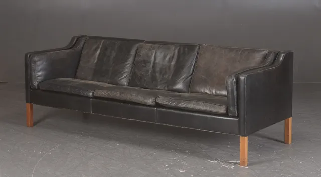 Børge Mogensen. Three-seater sofa and a lounge chair, model 2213, 2207 (2)