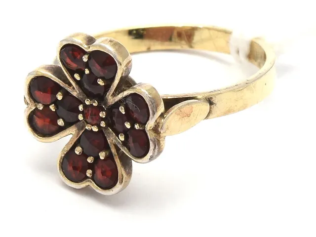 Ring S925 3,1g Ø17½ med röda stenar, förgylld