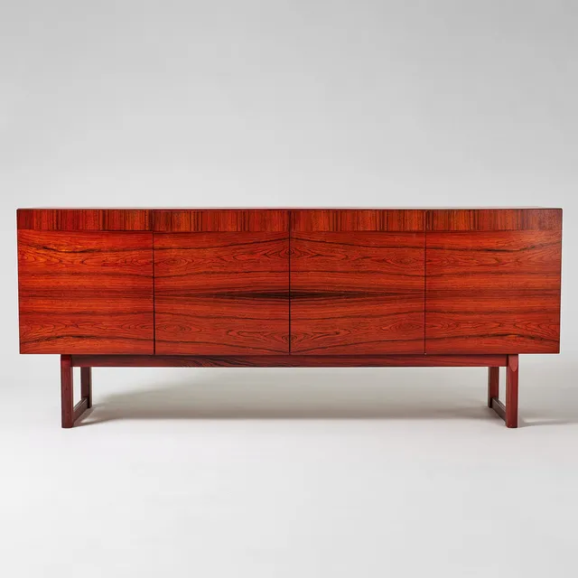 NILS JONSSON. "Monaco", sideboard, Hugo Troeds, Bjärnum, 1970-tal, jakaranda.