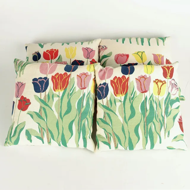 JOSEF FRANK. 1885-1967, 4 st kuddar, Tulpaner, Svenskt Tenn.