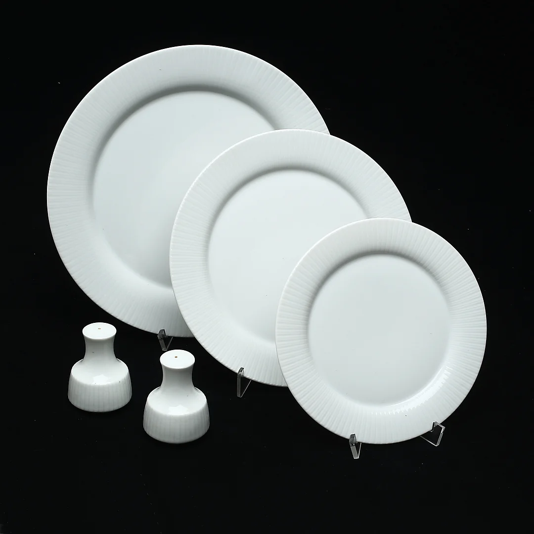 MATSERVISDELAR, 37 delar, porslin, Rosenthal Studio-line, Tyskland. — European — Auktionshuset Kolonn