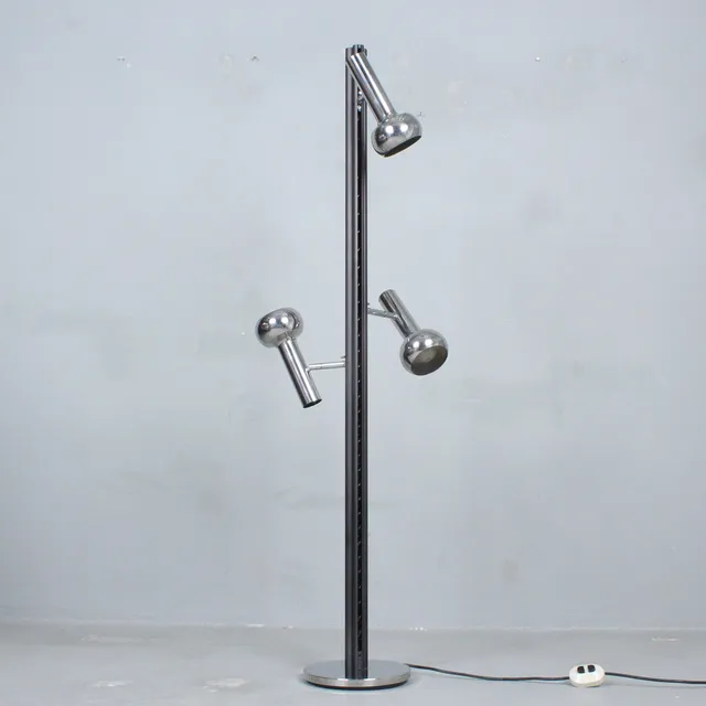 STAFF. Stehlampe, Chrom, 1970er.