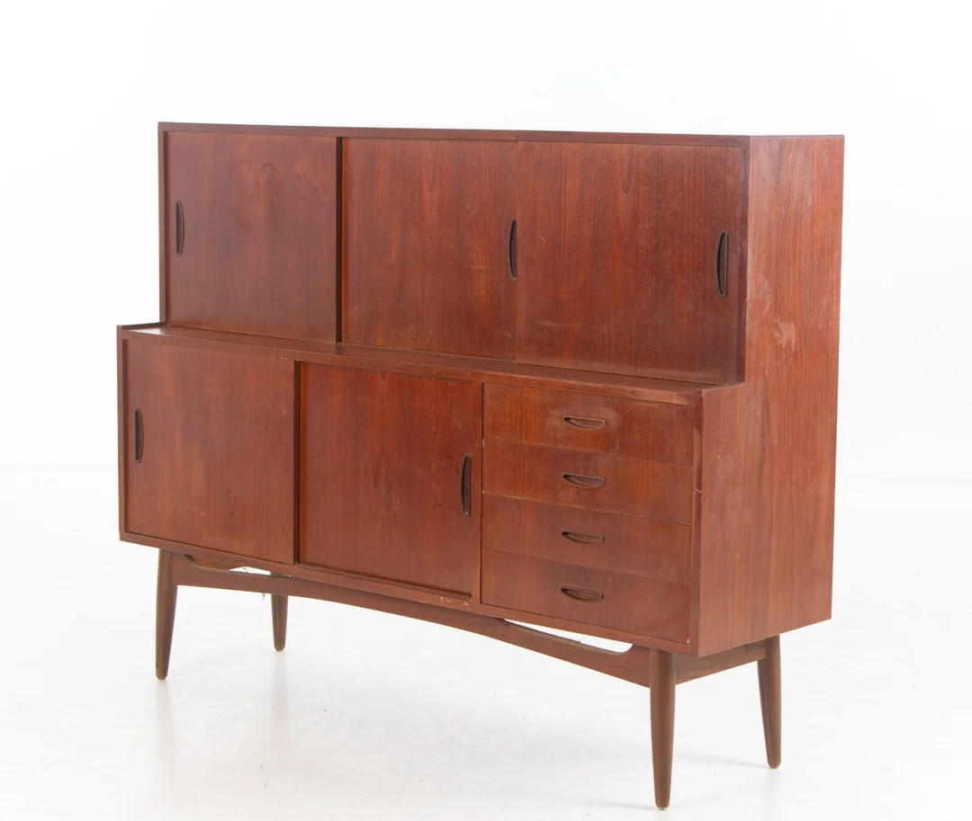 Danish furniture design. Teak sideboard, 1960s — Furniture/Cabinets, chests of drawers — Lauritz