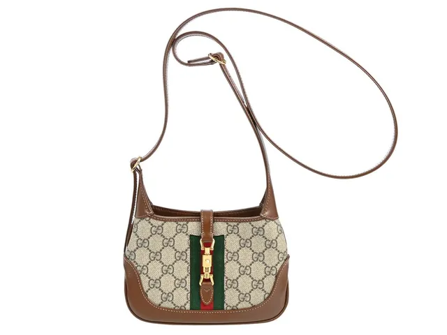 GUCCI, VÄSKA, Mini Jackie, GG Supreme canvas, brunt läder, guldfärgade beslag, 19x13x3,5 cm, justerbar axelrem, care booklet, dustbag. Very Good Condition.
