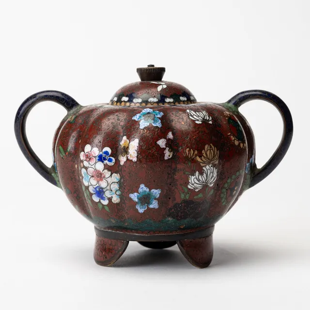SKÅL MED LOCK, cloissone. Japan, Meiji, 1800-talets andra hälft.