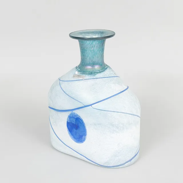 BERTIL VALLIEN. Vas "Galaxy Blue", glas, Artist Collection, Boda, signerad.