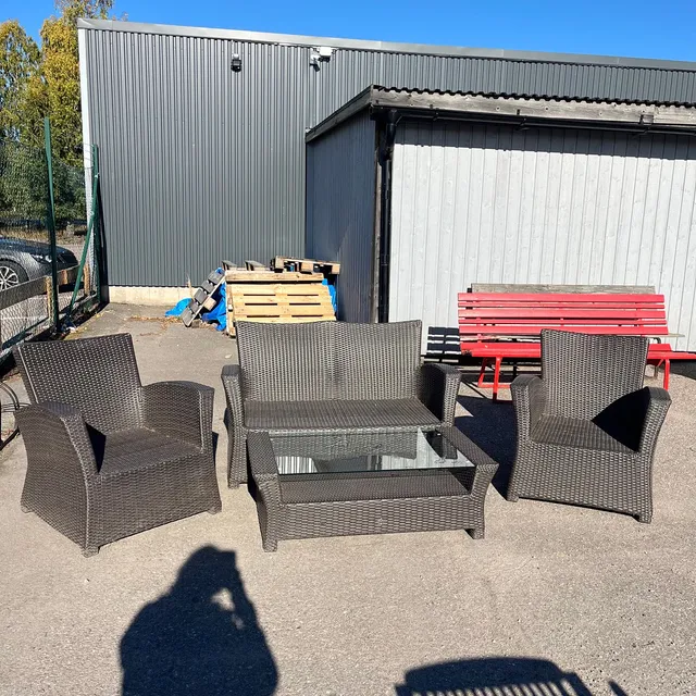TRÄDGÅRDSGRUPP, 4 delar plastrotting, samtida.