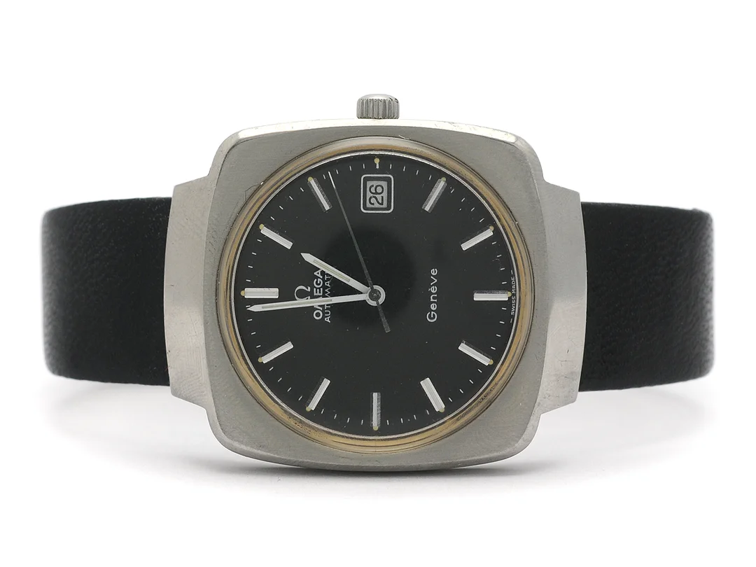 OMEGA, Genève, Cal 1012, Serie nr. 38178244, Ref nr. ST 166.0164, Boett nr. 166.0164, herrur, 36,5 x 44 mm, stål, manuell, plexiglas, datum, skadad urtavla, defekt, läderband, ca 1974. — Klockor/Omega — Kaplans