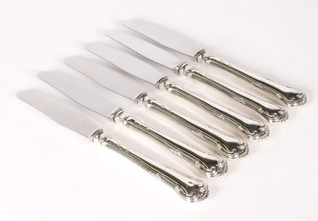 Carl M. Cohr. 'Gl. Herregård' six dinner knives with silver handles (6)