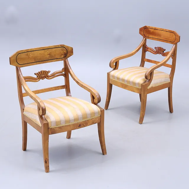 KARMSTOLAR, ett par, Karl Johan-stil, 1900.tal.