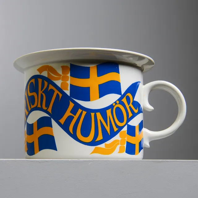 MARGARETA HENNIX. Potta / ytterfoder, "Flaggjunkare", Gustavsberg.