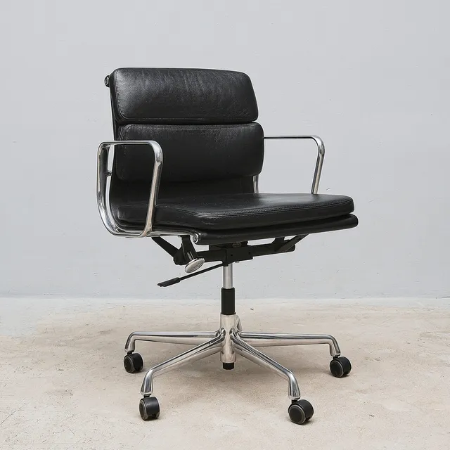 CHARLES EAMES. KONTORSSTOL "Charles Eames by Vitra", Soft Pad Chair EA 217.