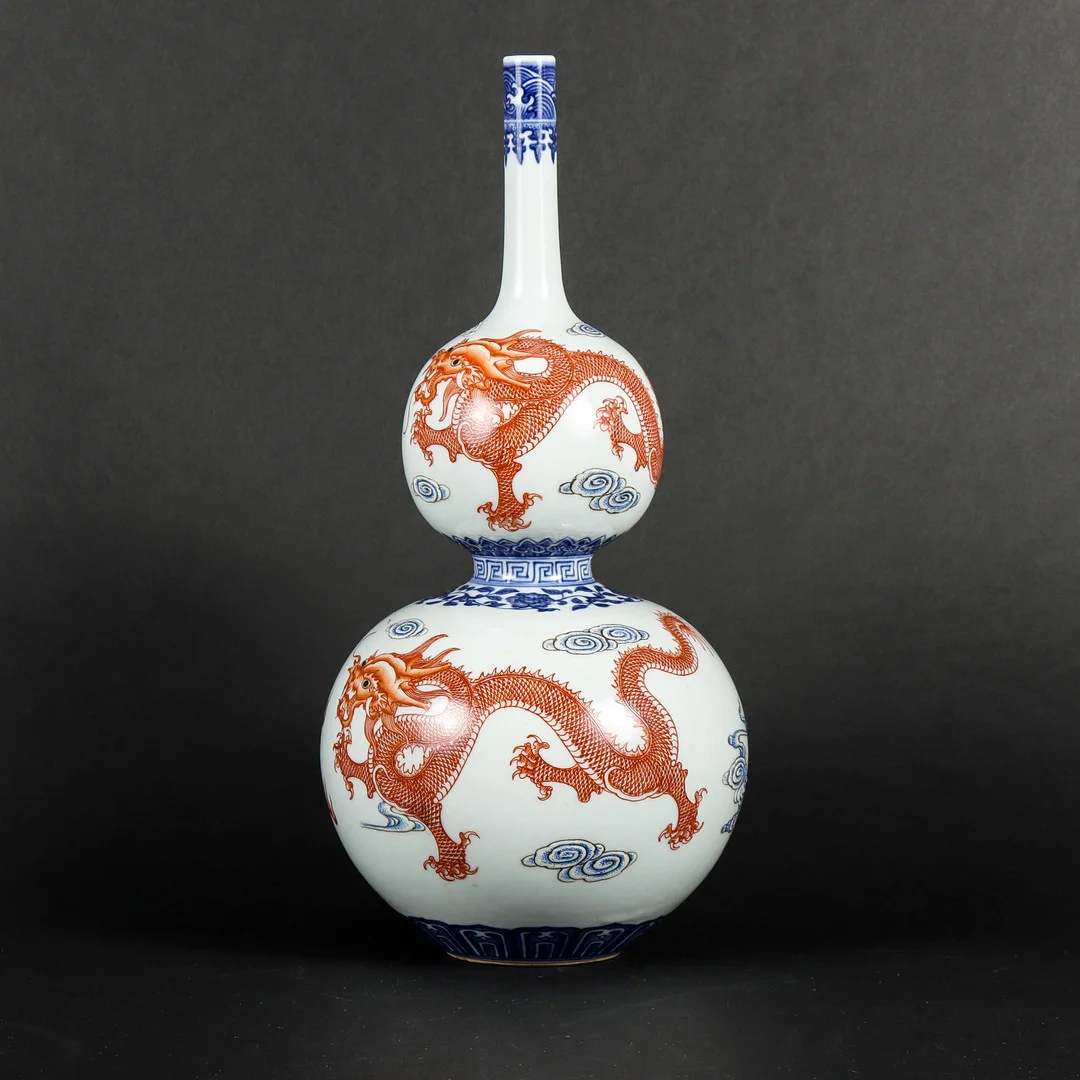 VAS, porslin, Kina, modern tillverkning. — Ceramics & Porcelain — Karlstad Hammarö Auktionsverk