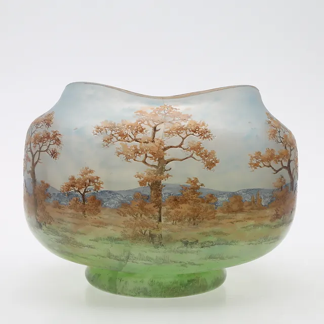 VAS, DAUM, ART NOUVEAU, glas i flera färger med etsad och.