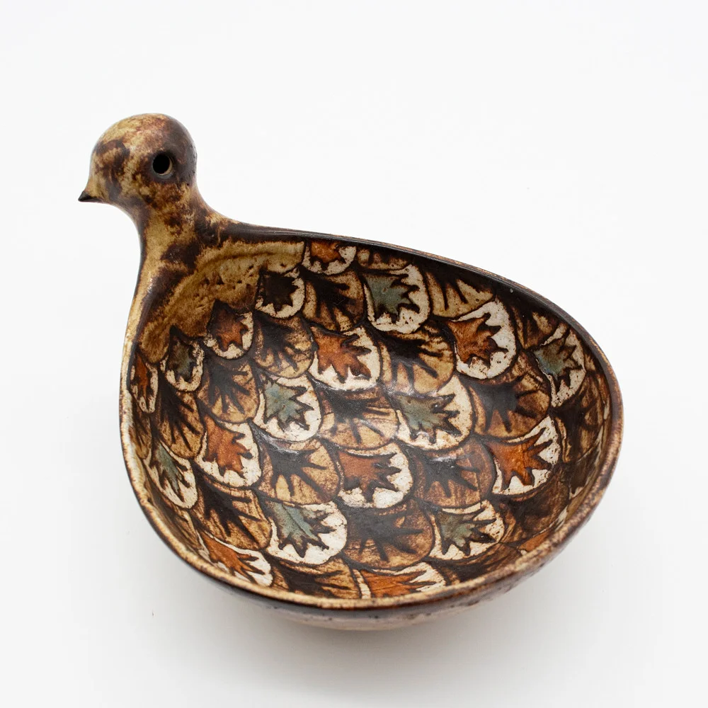 JEAN-CLAUDE MALARMEY. KERAMIKSCHALE IN VOGELFORM, VALLAURIS, FRANKREICH, HANDBEMALT, 50/60ER JAHRE, SIGNIERT AUF DEM BODEN MIT MALARMEY VALLAURIS. — European — Kunst- und Auktionshaus Kleinhenz