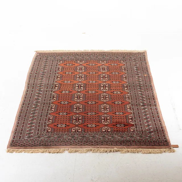 MATTA, handknuten orient ca 250 x 152 cm.