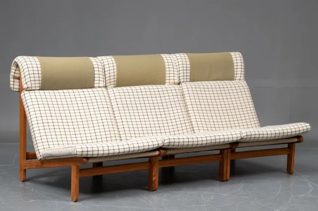 Bernt Pedersen. Tre lænestole, 'Kludestolen'/The Rag Chair (3)