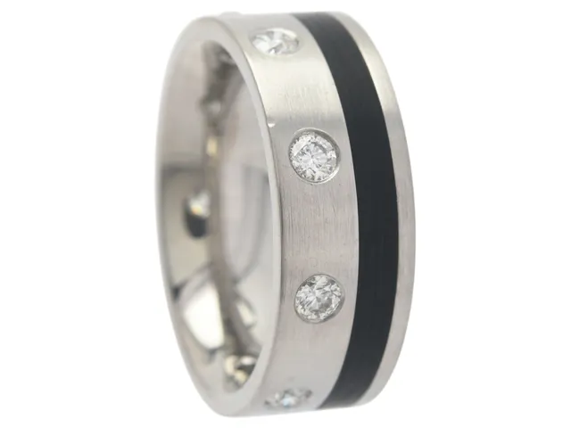 RING, titan/plast, 9 briljantslipade diamanter ca 0,40 ctv, ca TW-W(G-H)/VS, stl 15,5 mm.