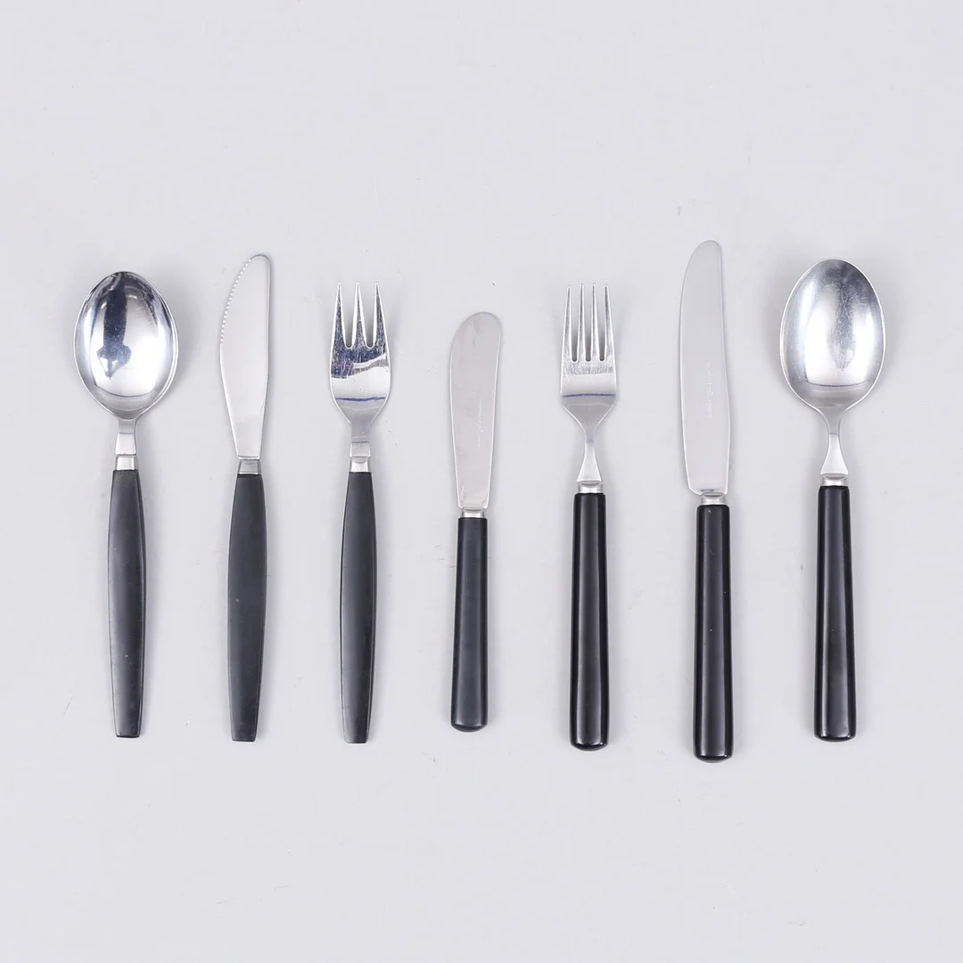 BESTICK, 51 delar, rostfritt, 2 modeller. — Miscellaneous — Växjö Auktionskammare