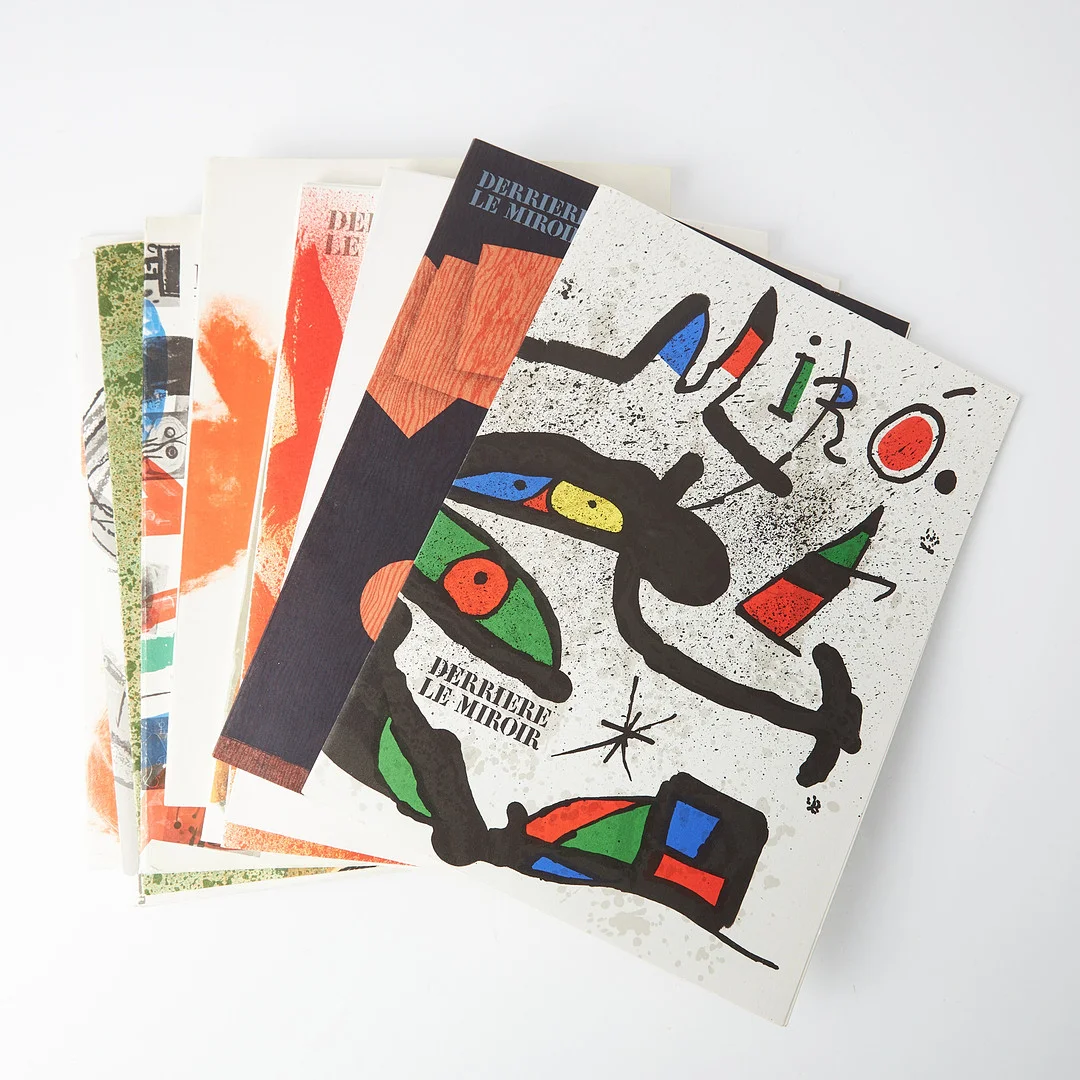 Derriere le miroir, bl.a. Calder, Chagall, Tapies, 1974-78, 12 st. — Books — Stockholms Auktionsverk Magasin 5