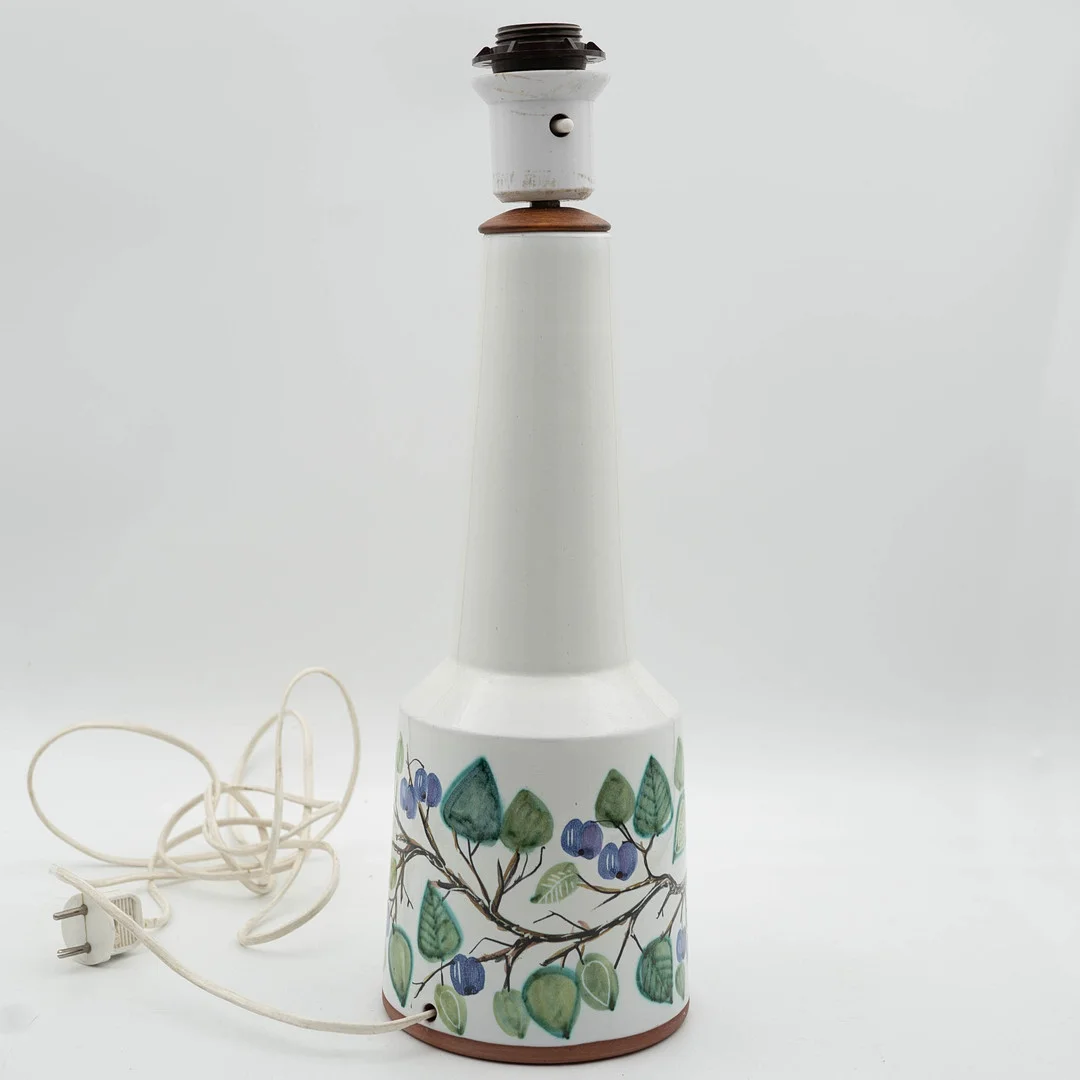 JANE WÅHLSTEDT. Bordslampa "Jani Laholm Keramik" Signerad 1900-tal. — Table Lamps — Norrlands Auktionsverk