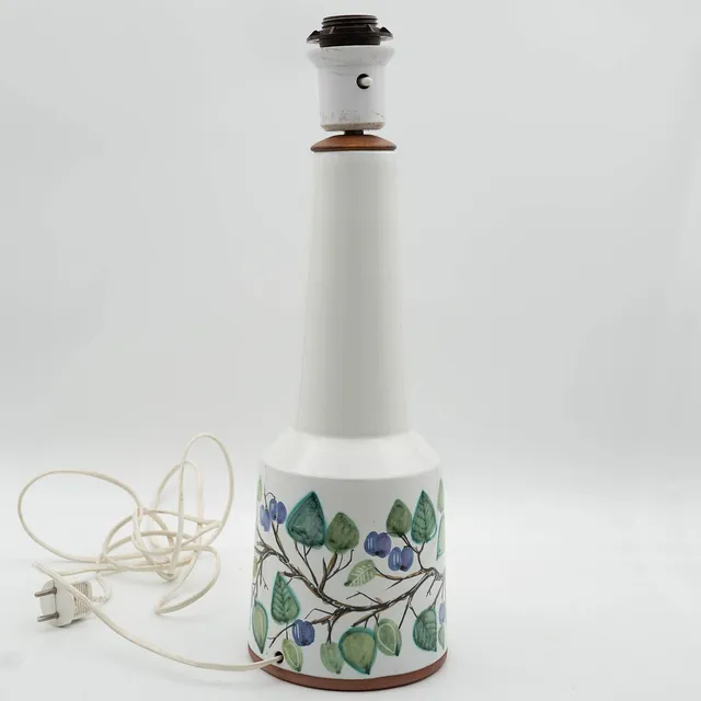 JANE WÅHLSTEDT. Bordslampa "Jani Laholm Keramik" Signerad 1900-tal.