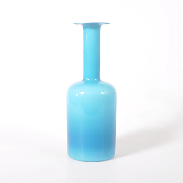 OTTO BAUER. VAS, KASTRUP/HOLMEGAARD, BLÅGRÖNT OCH VITT GLAS, OMKRING 1960/-70-TALET.