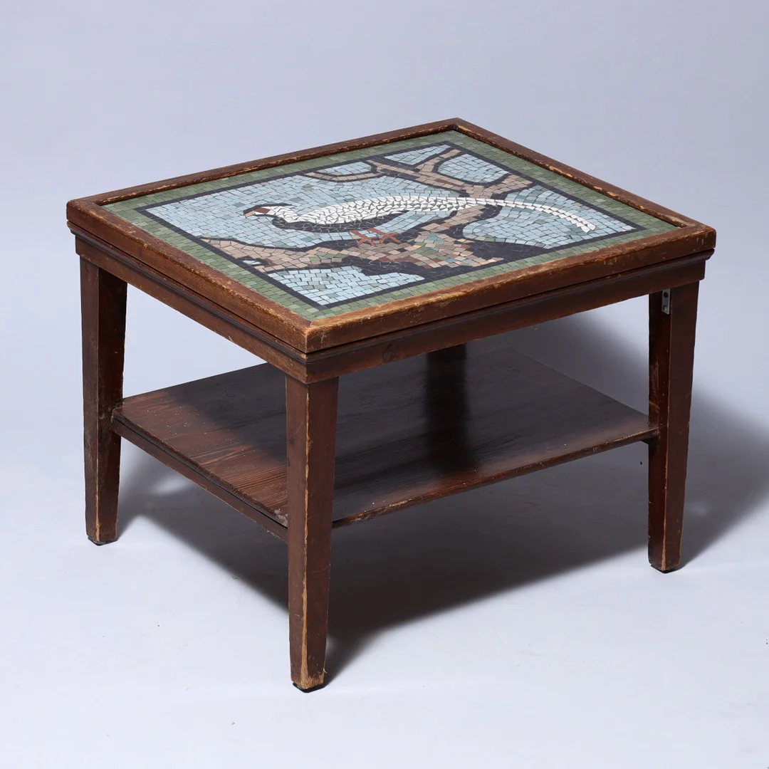 Sofabord med motiv af fugl, fyr og mosaik, signeret, 1900-tallet. — Tables — Palsgaard Kunstauktioner
