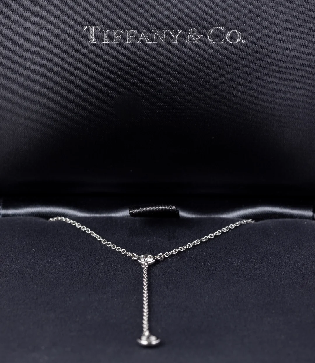 Tiffany & Co.: A 'Diamonds by the Yard' diamond necklace of platinum. approx. 0.19 ct. — Jewellery/Necklaces, pendants — Lauritz