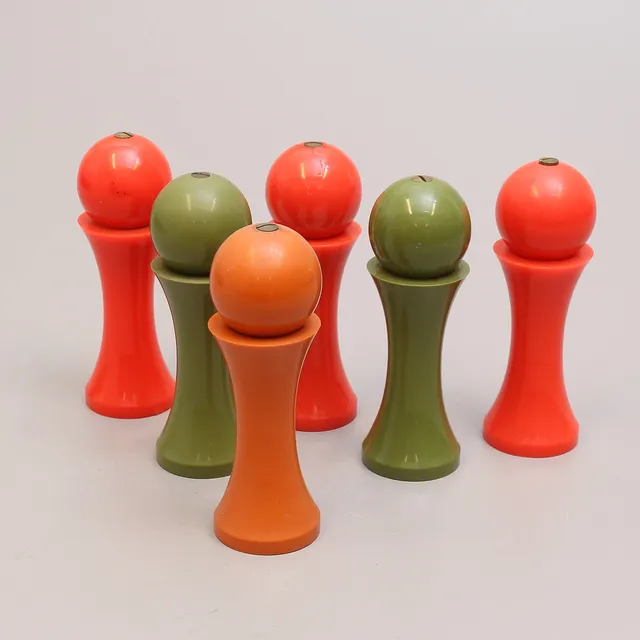 PEPPARKVARNAR, 6 st, plast, Nils-Johan, kallad POP-möllan,1960-tal.