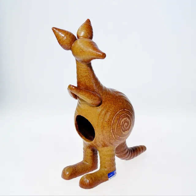 LISA LARSON. figurin, glaserat stengods, känguru ur serien "Stora Zoo", Gustavsberg.