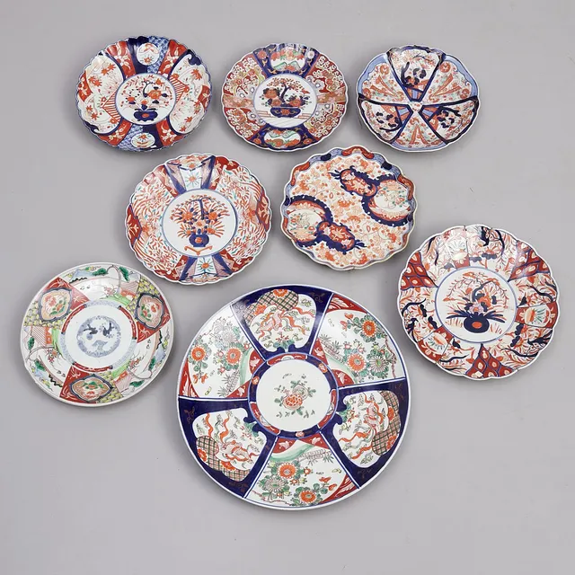 FAT, 8 st, Japan, tidigt 1900-tal, porslin med dekor i imari.
