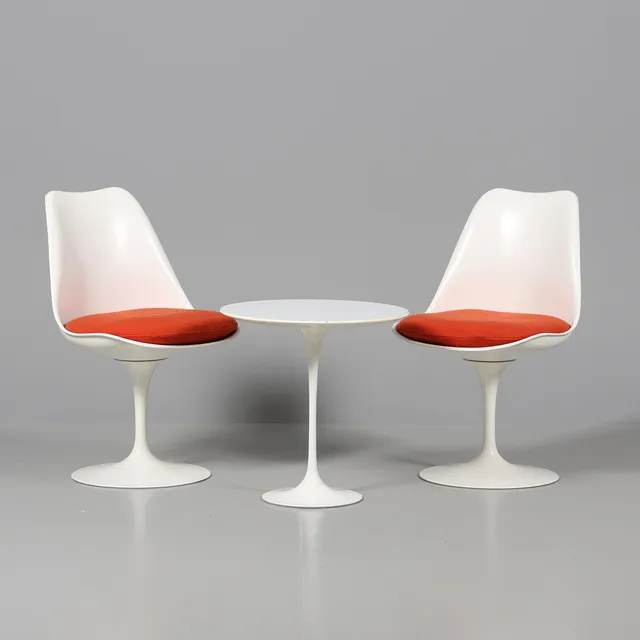 EERO SAARINEN. SITTGRUPP, 3 delar, "Tulip", Knoll International, plast samt metall.