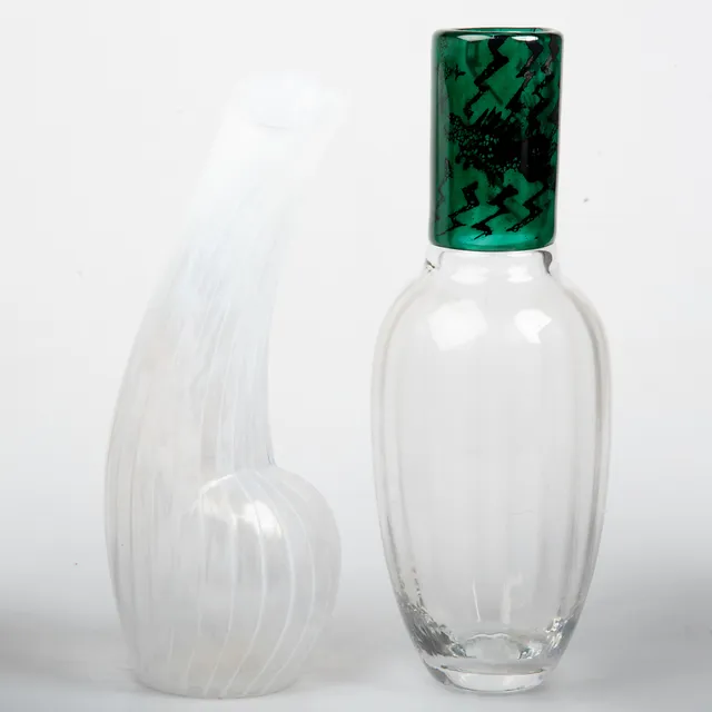 VASER, 2 stycken, konstglas, osignerade.