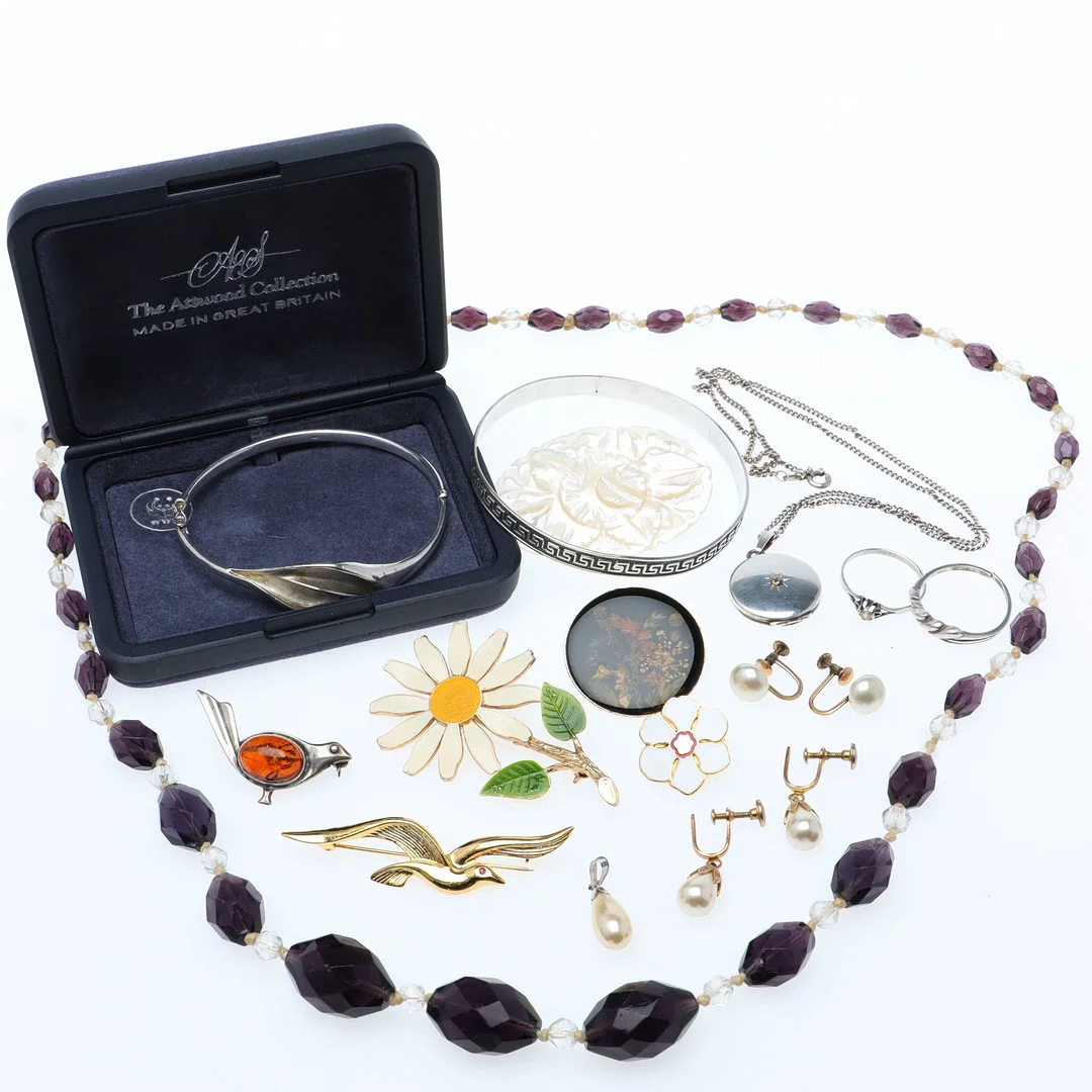 SMYCKEN, parti, delvis silver. — Jewellery — Ekenbergs Auktioner