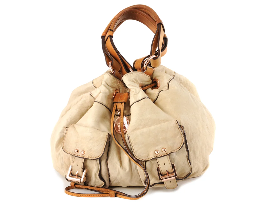 VÄSKA, MULBERRY, ljusbeige läder med rose gulmetall detaljer, mellanbruna handtag i läder, 30x28x15 cm, dustbag. — Accessoarer/Väskor — Kaplans