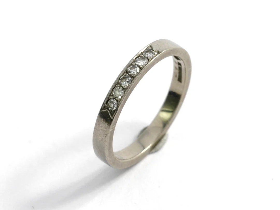 ALLIANSRING, 18K vitguld, 6 åttkantslipade diamanter ca 0,12ctv, stl 16,25 mm, vikt 3,1 g, Sverige. — Smycken/Alliansring — Kaplans