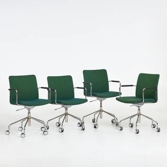 BROBERG & RIDDERSTRÅLE. Kontorsstolar, 4 st. "Stella" för Swedese, kromad stomme, läderklädda armstöd.