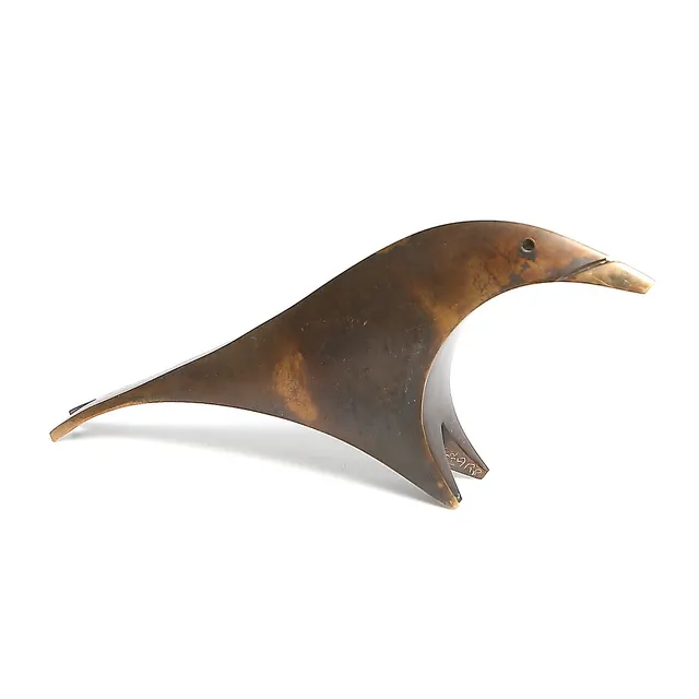 IRMTRAUD PAILLARD. "Korpen", skulptur, brons, signerad.