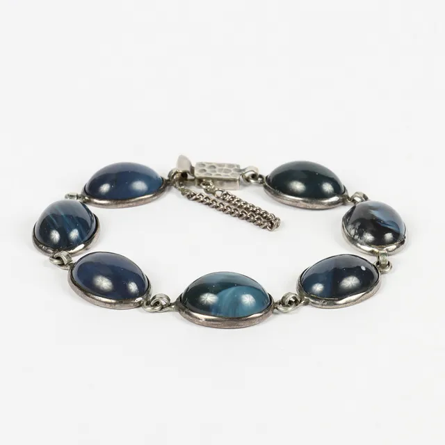 VICTOR JANSON. Armband, silver med bergslagssten.