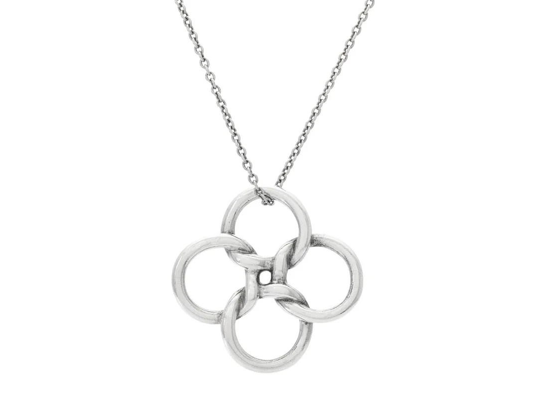 TIFFANY & CO, hänge med kedja, sterlingsilver, längd 42 cm, vikt 7,4 g, påse. — Smycken/Hänge med kedja — Kaplans