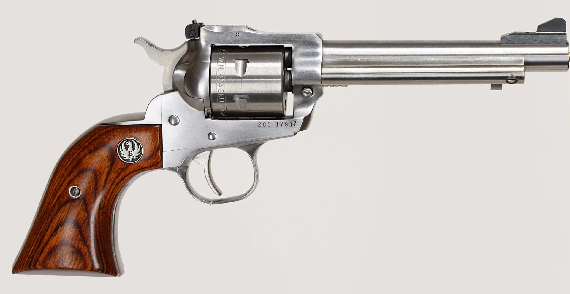 174. REVOLVER, Single Action, fabrikat Ruger, modell Single-Six new model, kaliber .22WMR, tillv.nr 265-17937, se-nr SE2329617. — Revolvers — Walter Borg