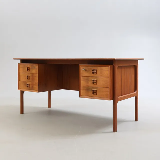 ARNE VODDER. Skrivbord, teak, Sibast, Danmark, 1960-tal.