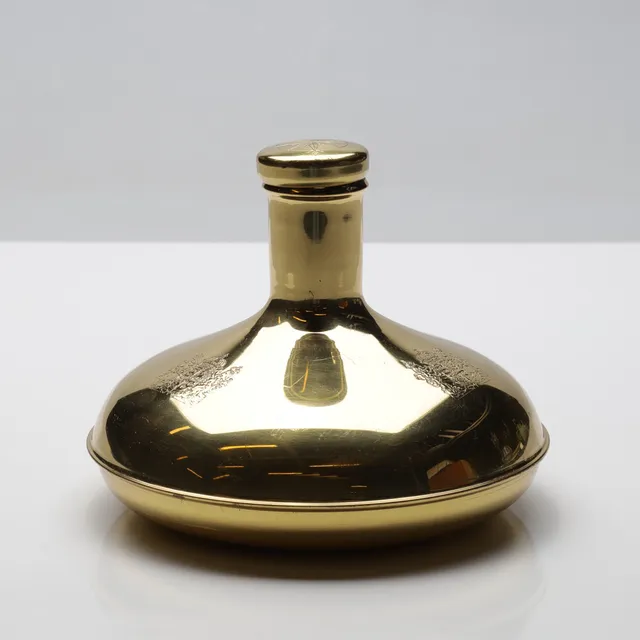 KAPTENSKARAFF, mässing & glas, Fiskeby Bruk, 1900-talets andra hälft.