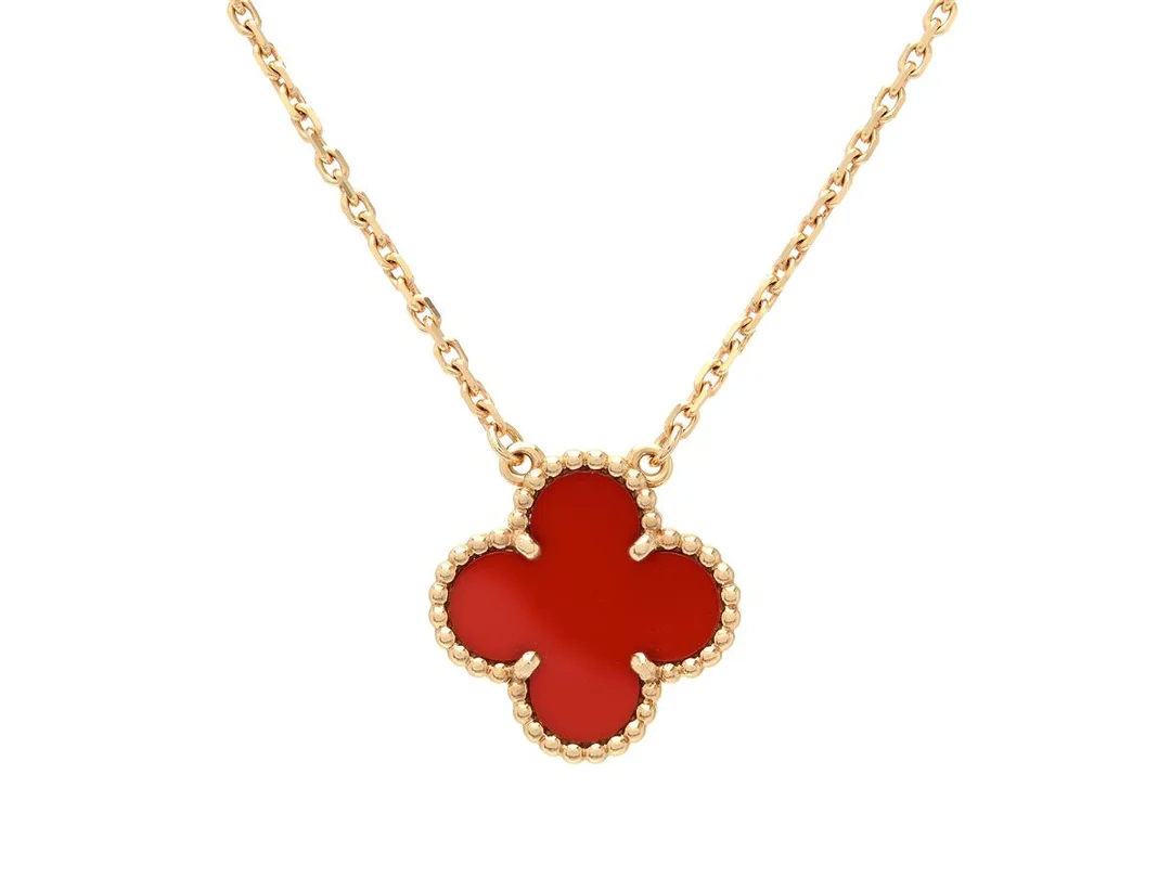 VAN CLEEF & ARPELS, collier, Alhambra, 18K guld, karneol, serienr. JA573138, längd 37-42 cm, vikt 5,3 g, certifikat, originaletui. — Smycken/Collier — Kaplans