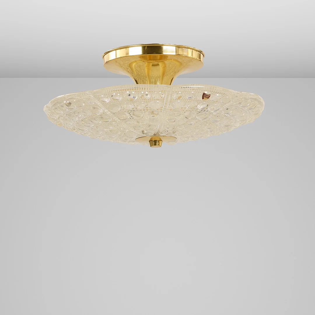 CARL FAGERLUND (1915–2011). Loftslampe af messing og formpresset glas, Orrefors/Lyfa, Danmark, 1960/1970'erne. — Ceiling lights — Palsgaard Kunstauktioner